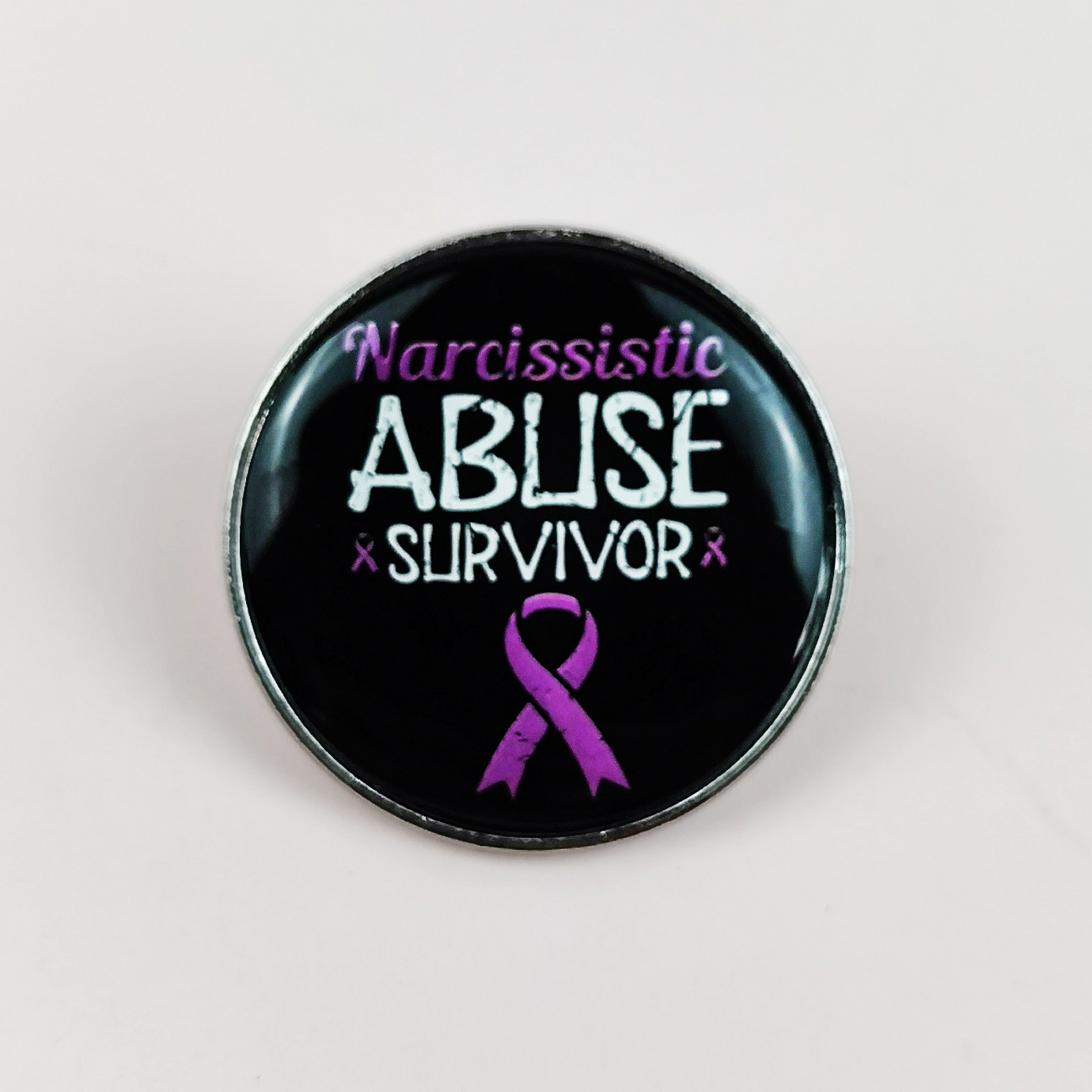 Broche de letras creativas europeas y americanas, accesorios de insignia redonda de aceite de gota de aleación, hebilla de alfiler decorativa de estilo interior transfronterizo al por mayor