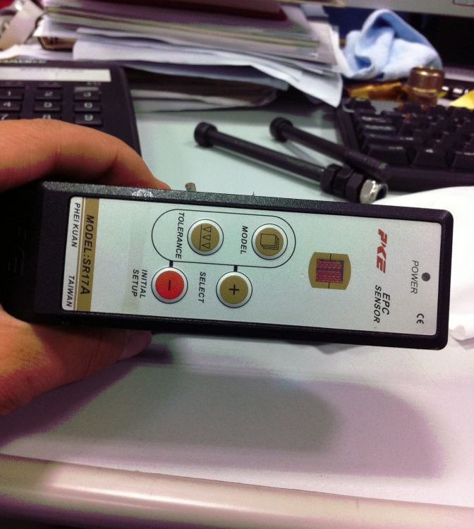 纠偏系统电眼控制器S07-2A 原包装黑白两色 广泛用途