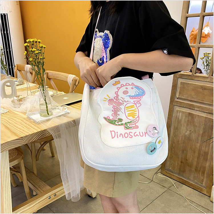 Cute Crossbody Large Capacity Canvas 2021 New Ins Japanese One Shoulder Women's Bag Cute Sister Portable Tote Bag display picture 3