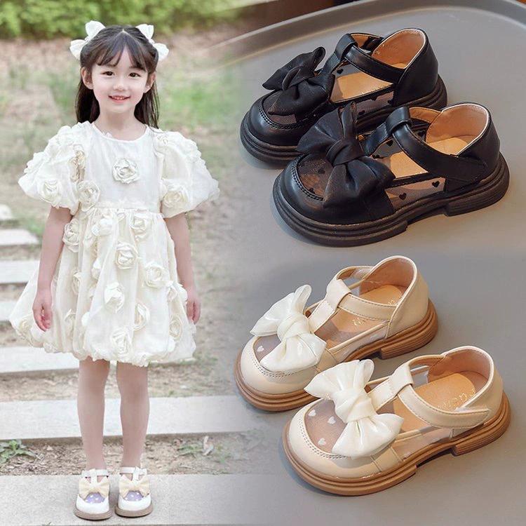 Женская обувь Принцесса сандалии 2025 летний новый лук модная маленькая девочка Baotou иностранная мягкая подошва