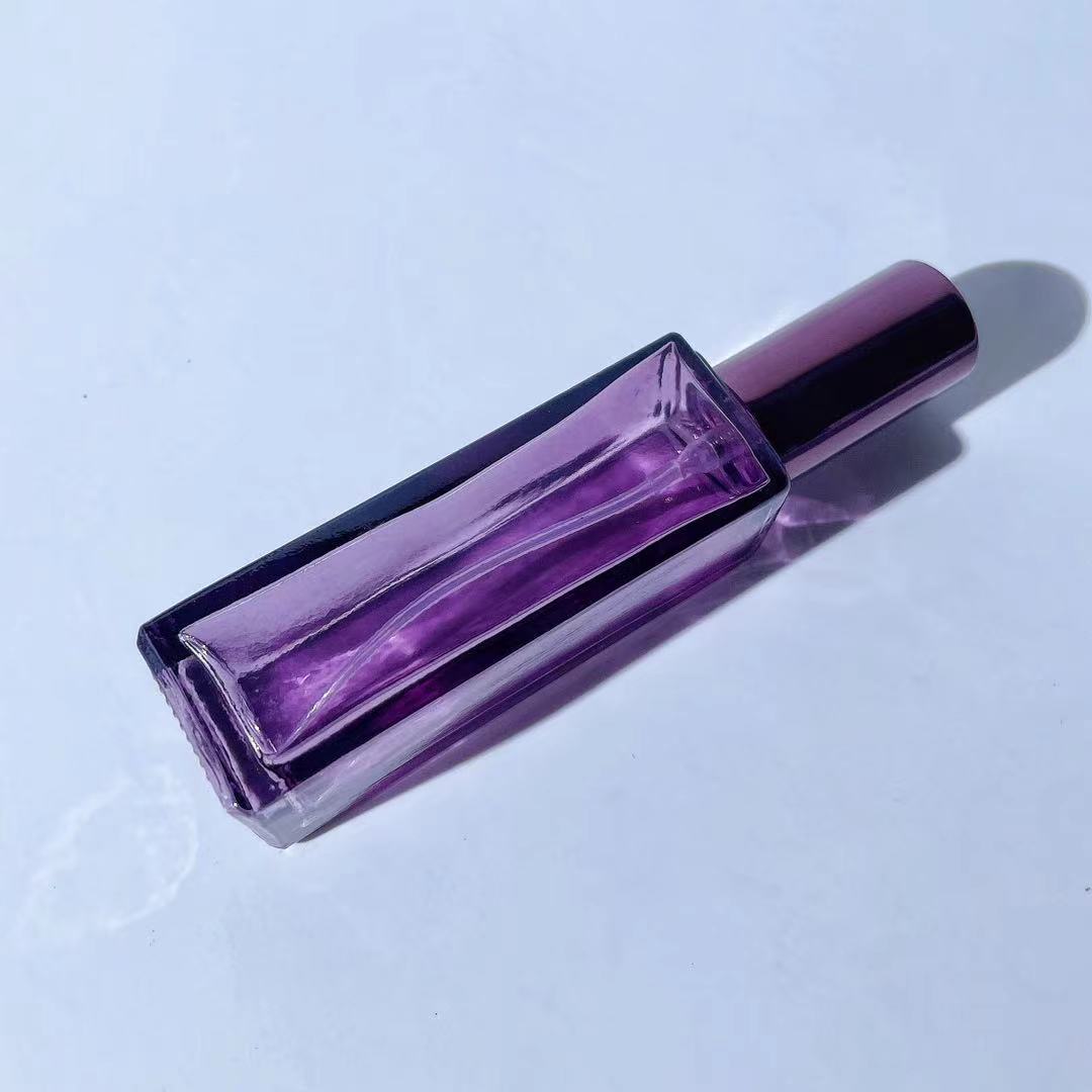 Muestra de perfume sub-botella de alta gama botella de aerosol portátil 10ml de vidrio avanzado sub-contenedor 5ml mini botella vacía