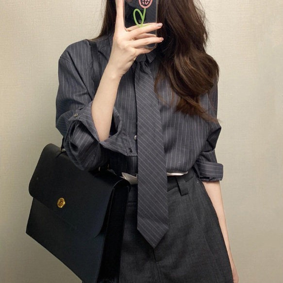 Korean-Style Gray Striped Turn-Down Collar Tie Shirt for Women, 2026 Spring New College Style Loose Casual Shirt Top Korean-Style Gray Striped Turn-Down Collar Tie Shirt for Women, 2026 Spring New College Style Loose Casual Shirt Top