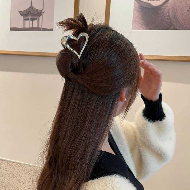 Women's Simple Style Heart Shape Metal Hair Claws display picture 2