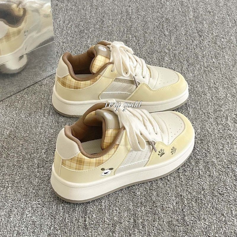 Zapatos de skate casuales coreanos para mujeres primavera y otoño de 2025, nuevos zapatos blancos con suela gruesa y cómodos, zapatos de pan transpirables