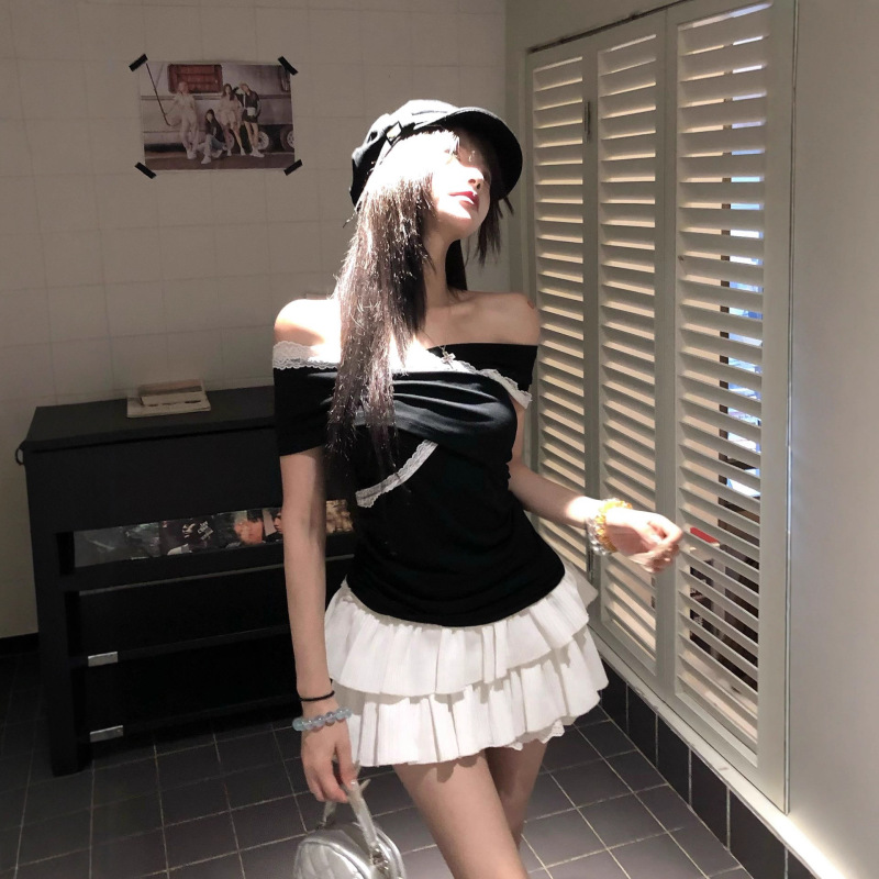 Black Short-Sleeved Lace Splicing T-Shirt, Beautiful Summer 2025 New Sexy Lace One-Shoulder Top