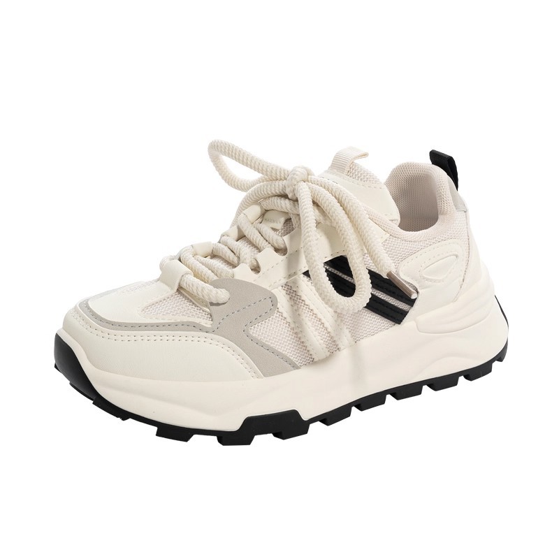 Pequeños zapatos blancos para mujeres 2025 nuevos zapatos deportivos de estudiantes zapatos de skate para mujeres zapatos de carreras casuales con suela plana