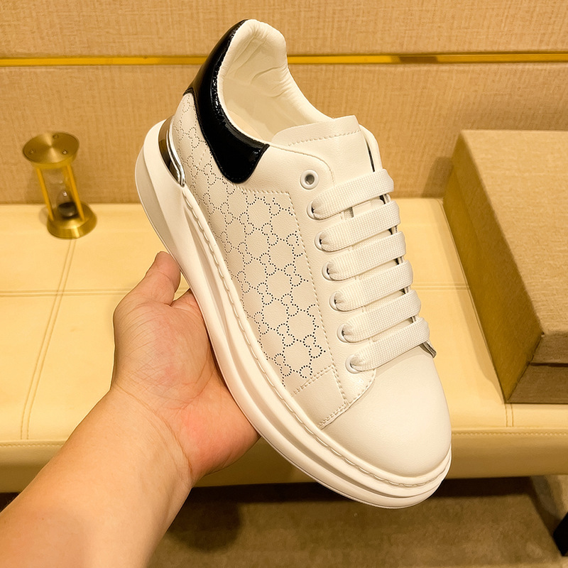 Zapatillas blancas bordadas de edición limitada Año del Tigre 2026, de cuero genuino, con plataforma de boca baja y suela gruesa, estilo McQueen, versátiles, para hombre, informales.
