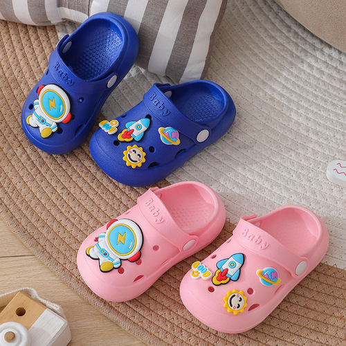 Boys' and Girls' Outdoor Clog Shoes with Closed Toes, Breathable & Non-Slip Summer Sandals—Lightweight, Soft-Soled Beach Flip-Flops