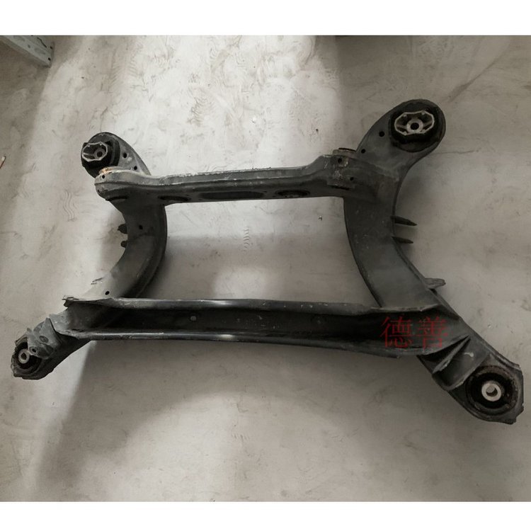 Applicable to Mercedes-Benz 205 204 C180 C200 C260 C300 C350 ingot Beam front axle rear axle