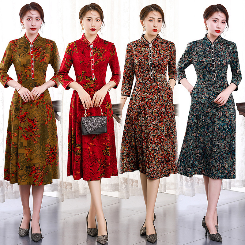 Middle-aged and elderly autumn clothes middle-aged improved cheongsam temperament dress Small mom Western style wedding banquet dress skirt Middle-aged and elderly autumn clothes middle-aged improved cheongsam temperament dress Small mom Western style wedding banquet dress skirt