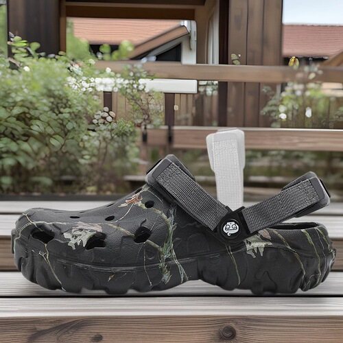 Hole Shoes 2025 Summer New Breathable Soft Sole Sports Beach Shoes Cross-border Leisure Two-Wear Trend 9527 Slides