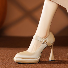 10.5CM����߸�ЬС������ʱ�����ʼ�ͷ������Ь����ͨ��ϸ����Ь