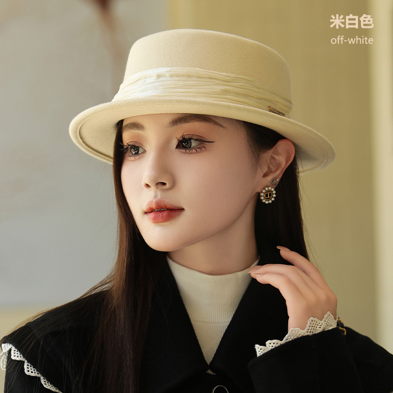 Trắng nhạt