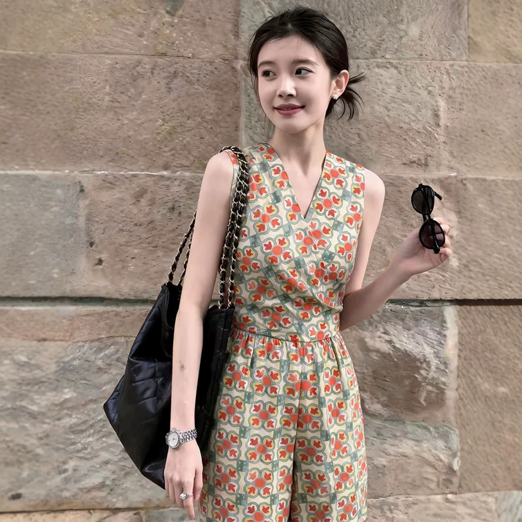 Orange printed jumpsuit for women, summer style, petite, dopamine-inducing, casual, vintage-inspired, high-end feel, complete set.