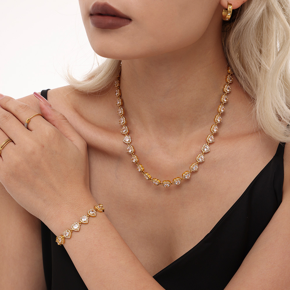 El amor de Zhao Zhao Zirconium brillante empalme pulsera collar ligero temperamento lujoso mujer color transfronterizo conjunto de joyas de acero de titanio