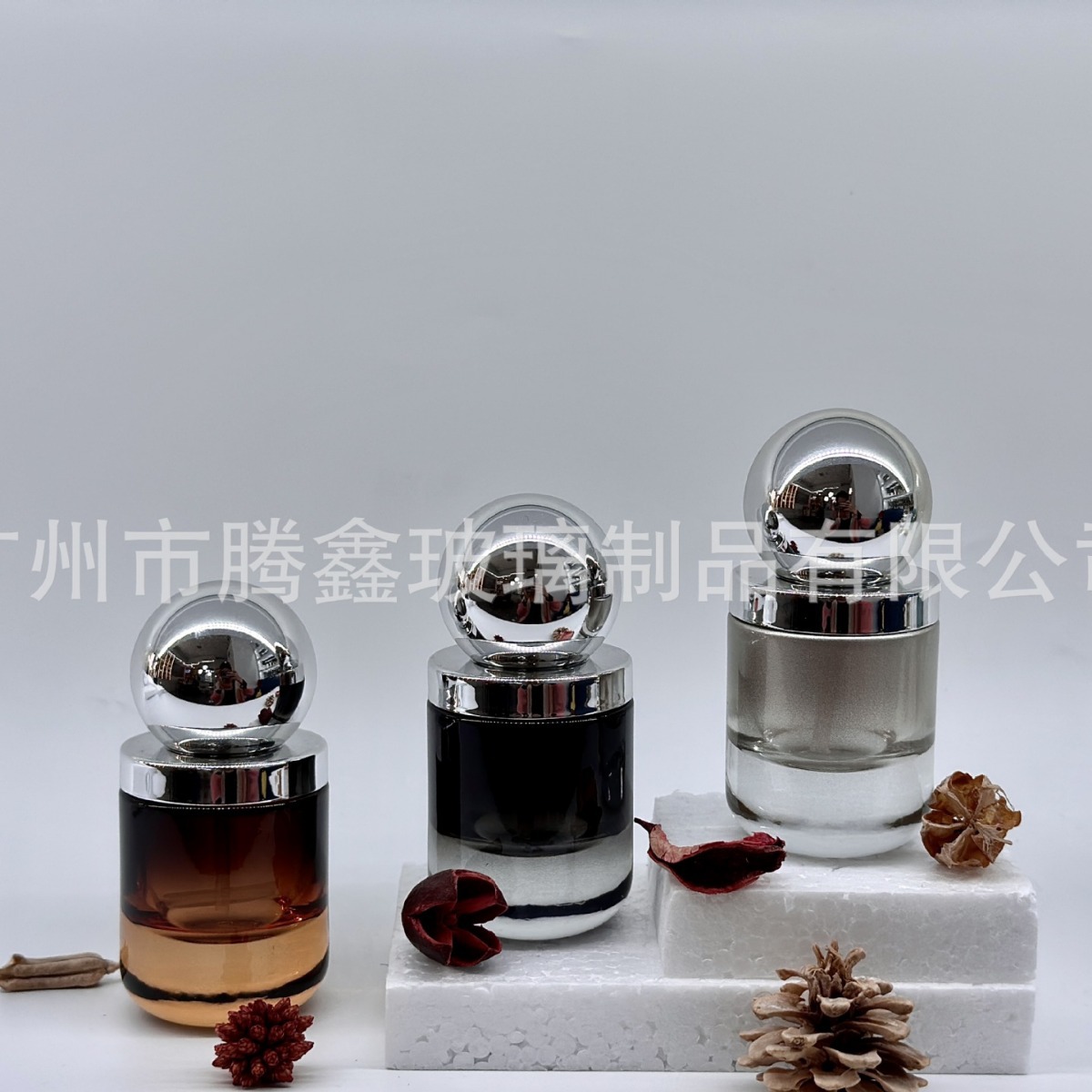 现货30ML厚底瓶精华液粉底液隔离霜防晒霜玻璃瓶源头化妆品