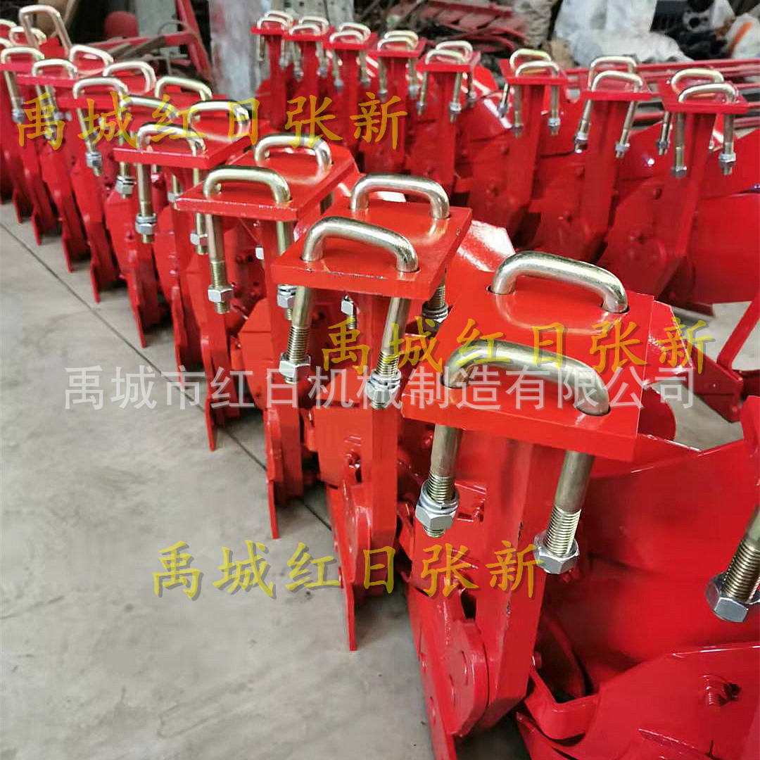 4铧铧式犁价格 拖拉机悬挂铧式犁工厂 农用轻型铧式犁工作视频