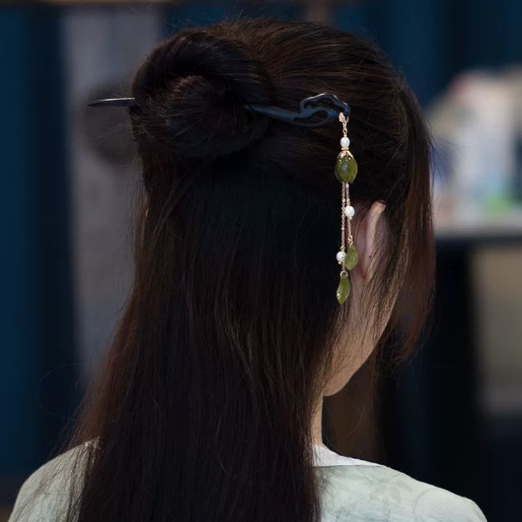 Green Fringed Hairpin