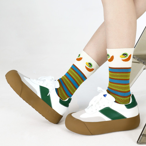 Spring and autumn new women's socks duck duck personalized cartoon socks cute mid-calf socks deodorant sweat-absorbent striped trendy socks
