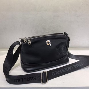 Karl �Ϸ𠔽���С���^������Ů���e�μ�б����ذ�������朰�