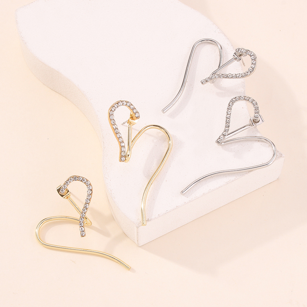 Fashion Creative Paper Clip Letter Earrings display picture 2