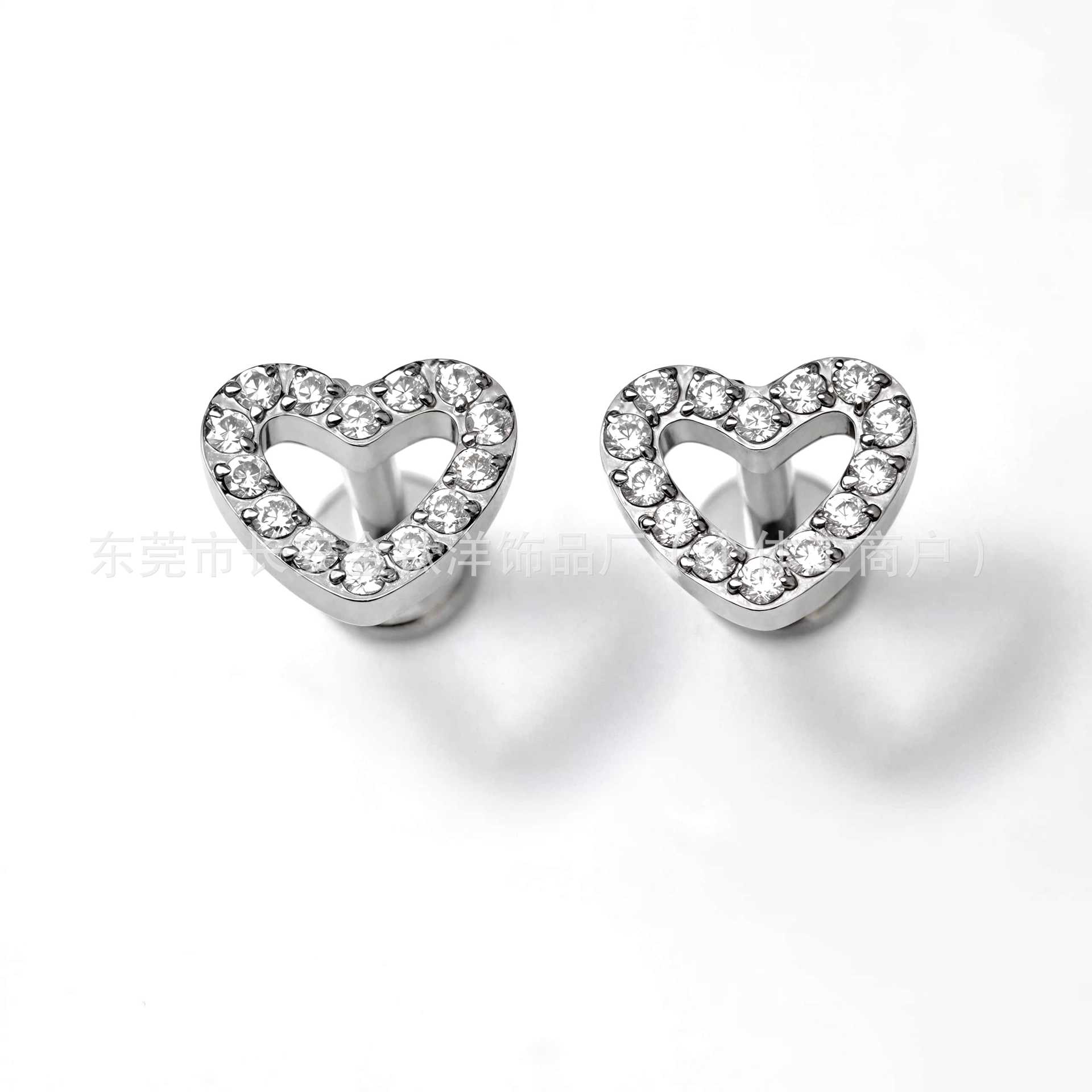 Pointed titanium steel lip stud product view