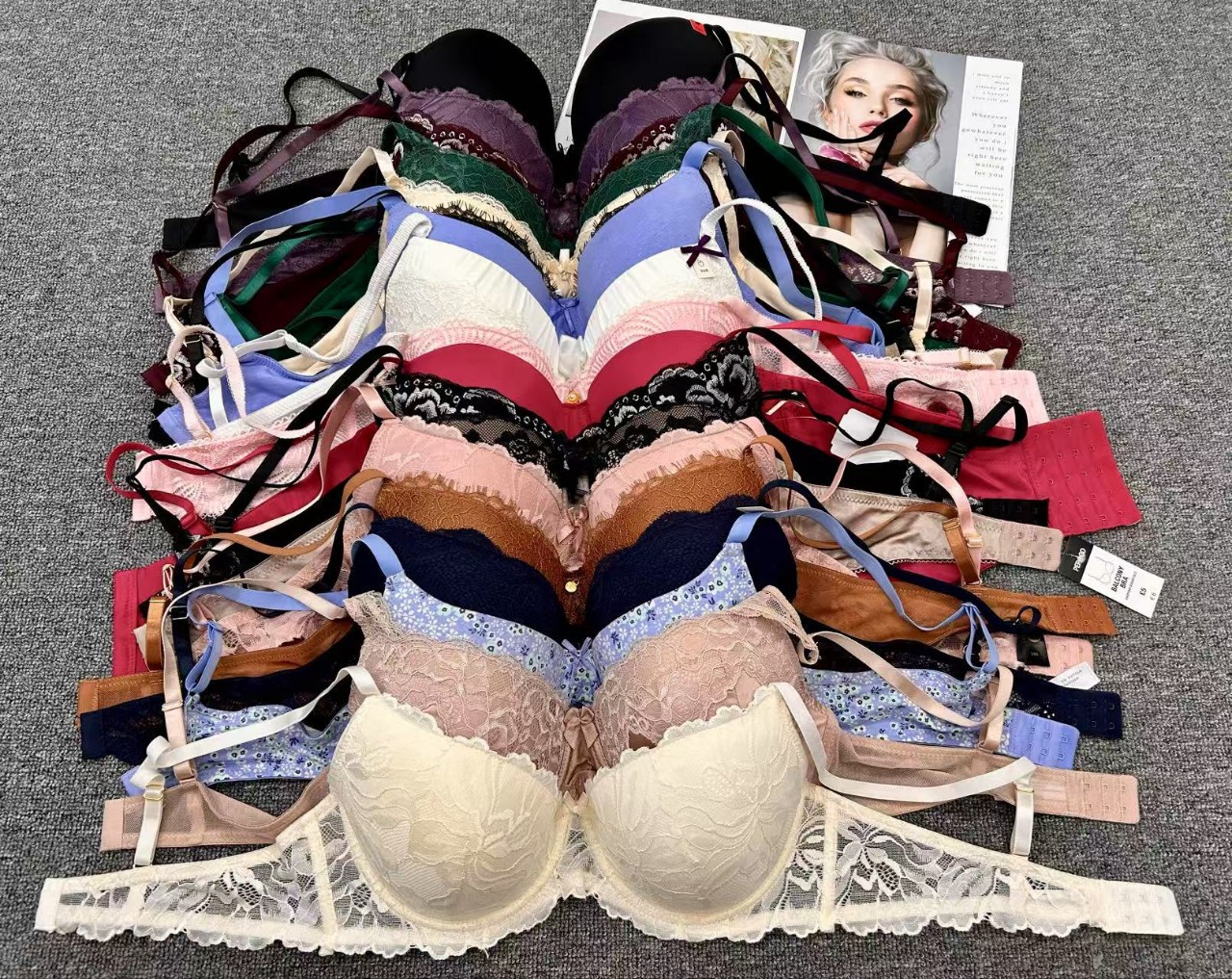 Venta caliente, colección de senos, conjunto de sujetador francés, ropa interior de encaje, sujetador sexy femenino, bragas, Tailandia al por mayor