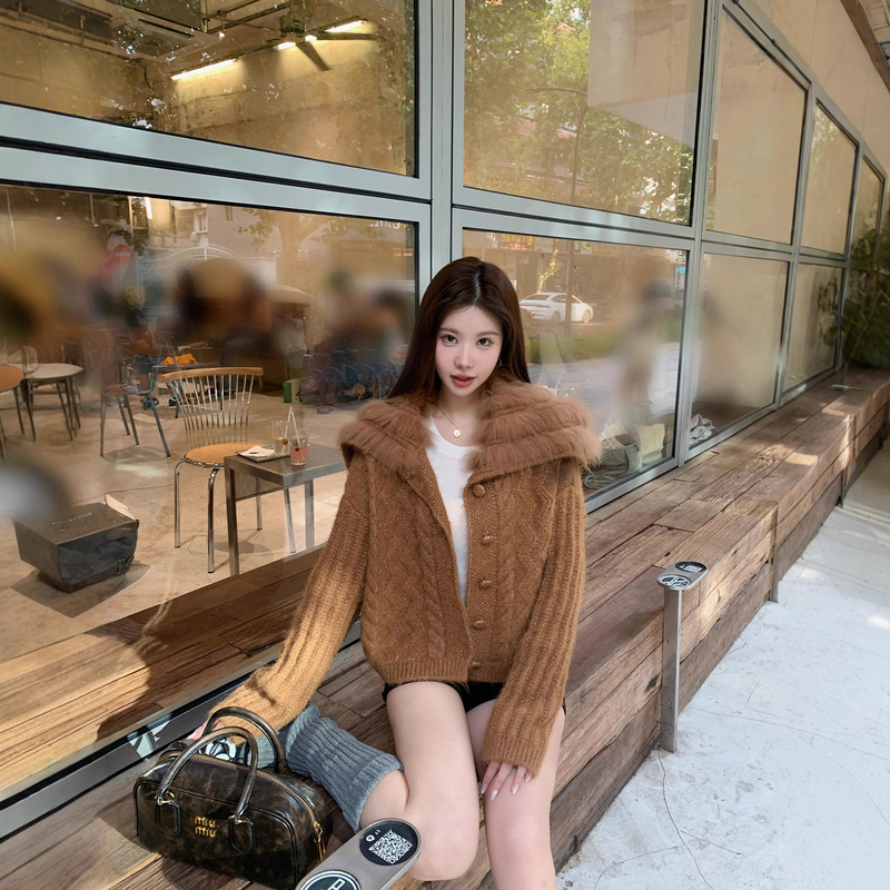 Korean Girl's Wool Fox Fur Large Lapel Sweater Knitted Navy Collar Jacket 2025 New Style Korean Girl's Wool Fox Fur Large Lapel Sweater Knitted Navy Collar Jacket 2025 New Style