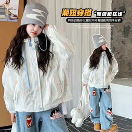 女童春秋季外套2025新款蓝色奶糖烟花冲锋衣时尚韩系大童连帽外套