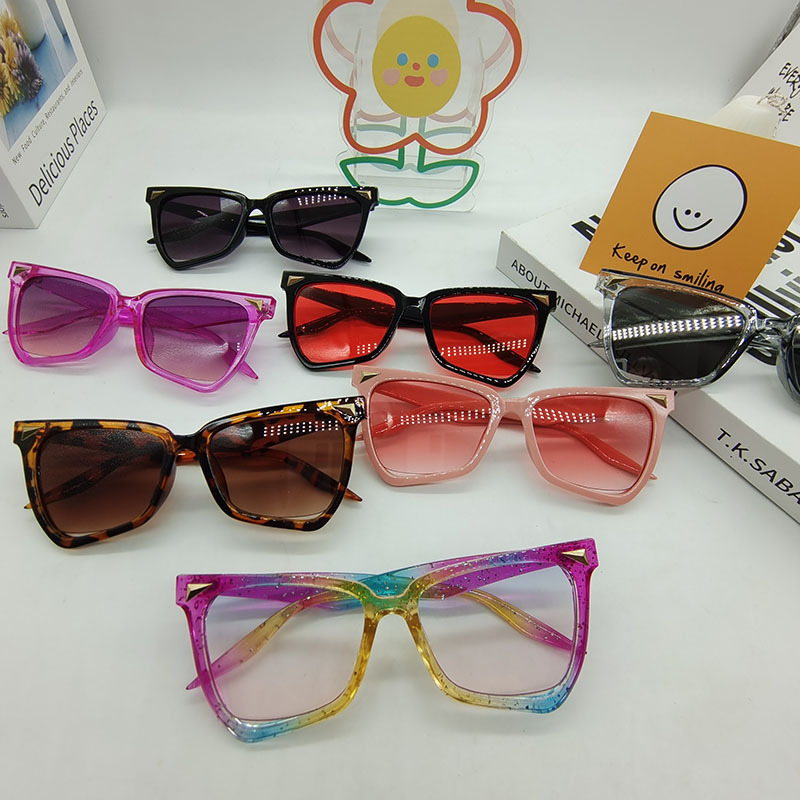 New Irregular Colorful Sunglasses Fashion Cat Eye Big Frame Sunglasses display picture 2