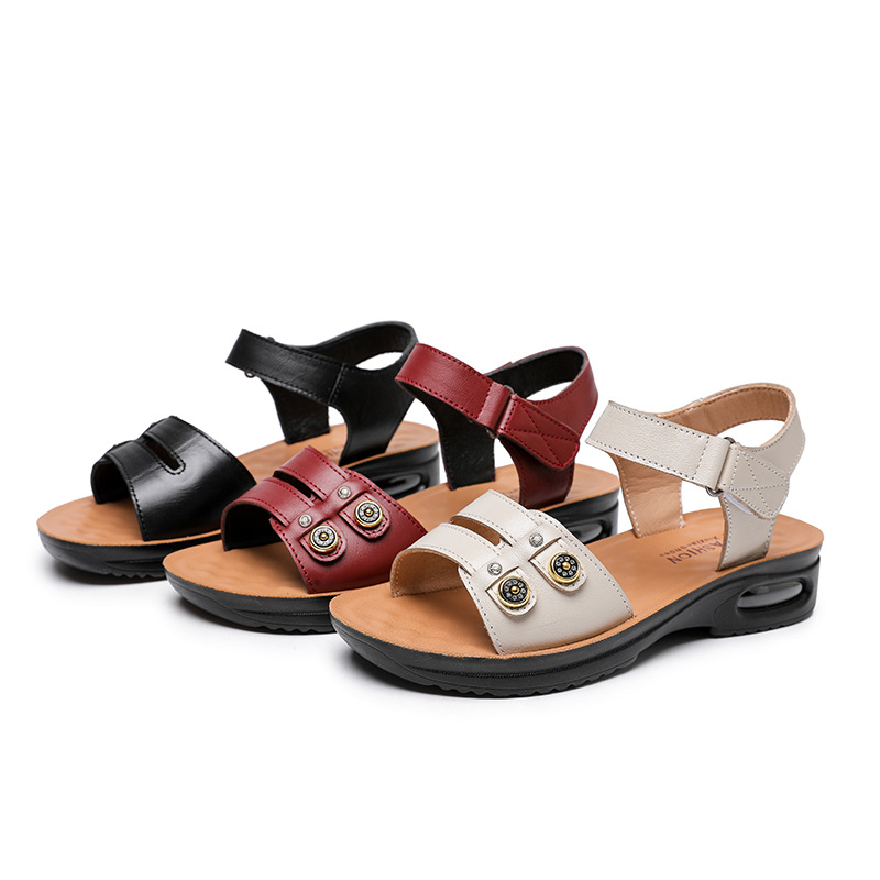 Mother Sandals Women's Summer Flat Middle-aged Non-slip 40-year-old Soft Sole 50 Air Cushion Middle-aged Grandma Old Leather