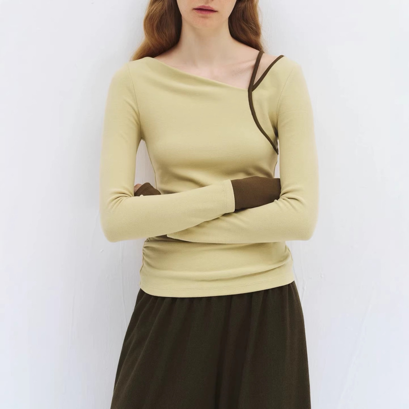 Someone Irregular Color-Blocked Deconstructed V-Neck Thumb-Hole Brushed Knit T-Shirt Someone Irregular Color-Blocked Deconstructed V-Neck Thumb-Hole Brushed Knit T-Shirt