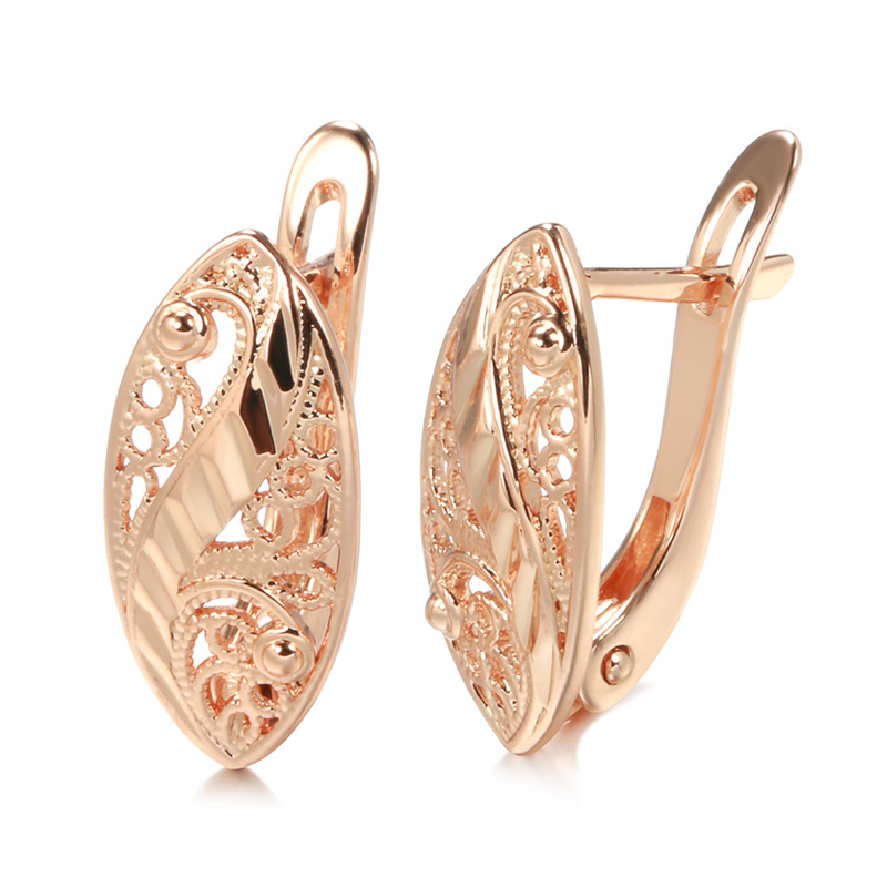 Demi-season golden earrings heart shaped