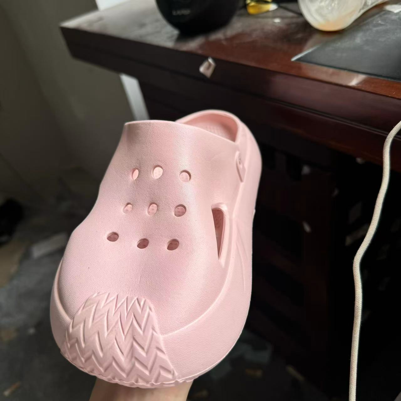 旗壹品牌捡漏儿童软底洞洞凉鞋