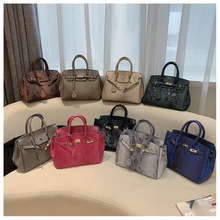 �W���͹���Ƥ�y�P���Ů���¿������μ�б���������ͨ��Ů��