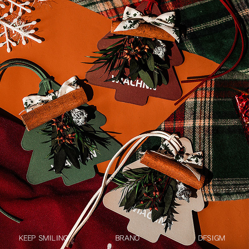 Venta caliente colgante de pieza de aromaterapia de Navidad colgante de fragancia de madera para automóvil de nicho decoración de pieza de fragancia de árbol de Navidad de interior