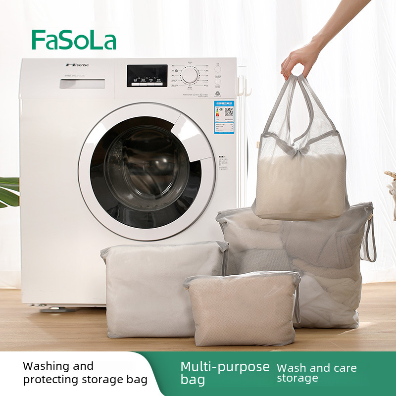 Storage bag for traveling
