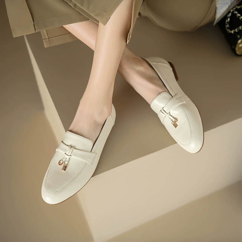 2025 Весна и осень Новые женские лоферы из натуральной кожи, модные универсальные туфли в британском стиле с круглым носком на плоской подошве, удобные туфли для похудения.