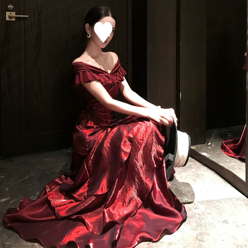 French-style vintage one-shoulder burgundy dress with ruffles and a cinched waist, fashionable evening gown French-style vintage one-shoulder burgundy dress with ruffles and a cinched waist, fashionable evening gown