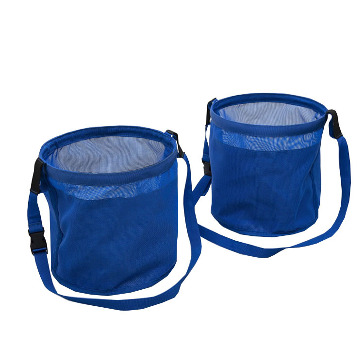 Factory direct stock of breathable mesh horse feeding bags, durable horse straw bags, horse feed bags, horse feed storage bags, and horse muzzles.
