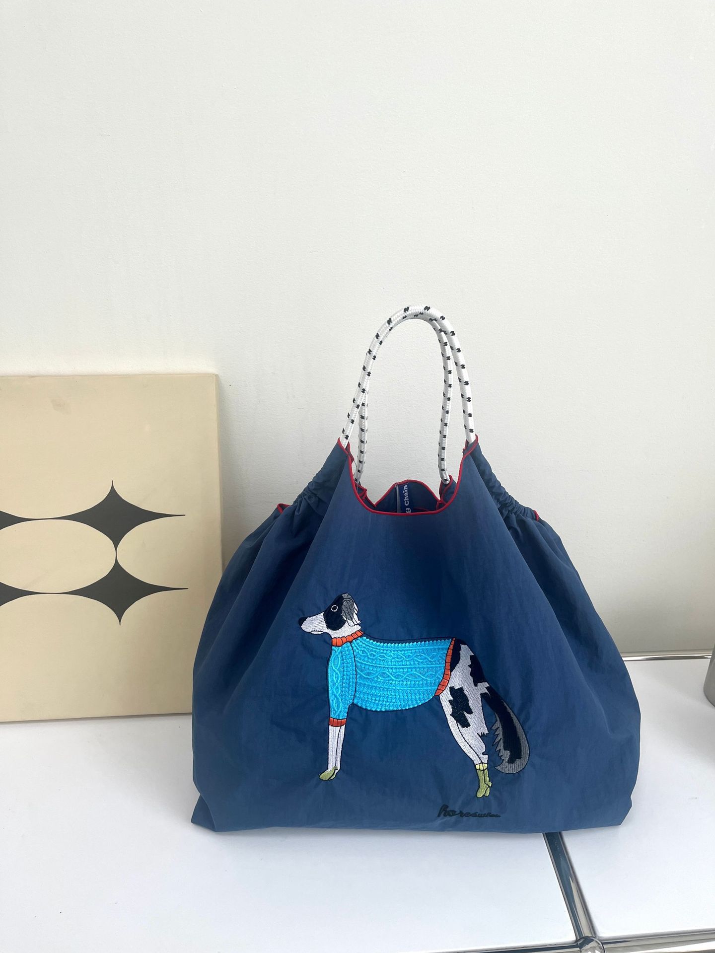 파란색 귀여운 달마시안 개