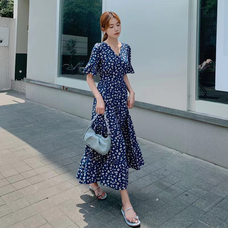 Cross-Border 2026 Spring and Summer New French Retro Blue Floral V-Neck Dress for Women, Waist-Cinching Elegant Chiffon Long Dress Cross-Border 2026 Spring and Summer New French Retro Blue Floral V-Neck Dress for Women, Waist-Cinching Elegant Chiffon Long Dress