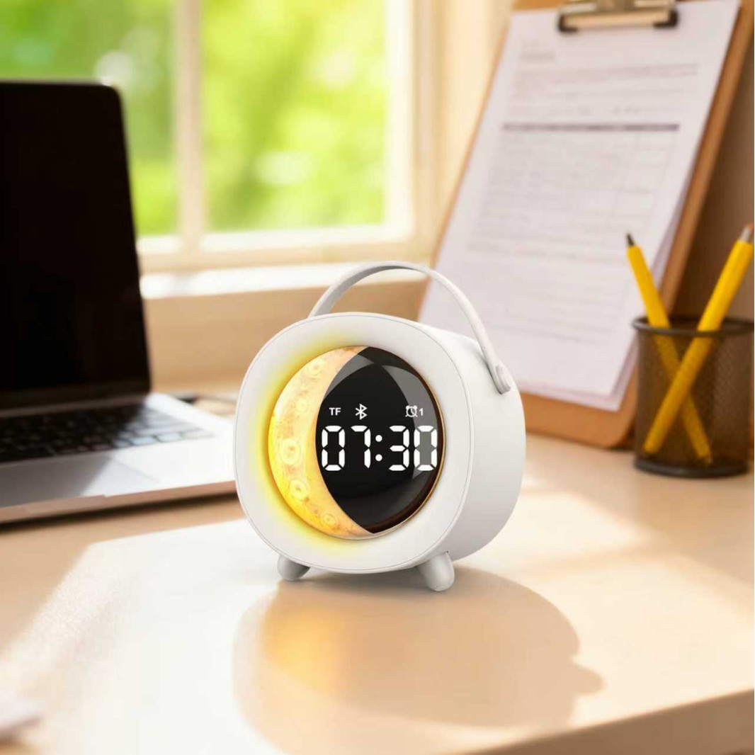 新款时钟蓝牙音响儿童闹钟带夜灯迷你便携手提扬声器大电池音箱