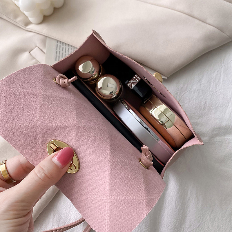Fresco bolso de reducción de edad2025 primavera y verano nuevos productos en relieve de diamante bolso de hombro de mujer bolso mayorista de comercio exterior