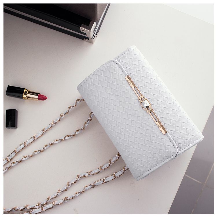 Women's Medium Pu Leather Solid Color Lingge Vintage Style Streetwear Square Flip Cover Crossbody Bag display picture 8