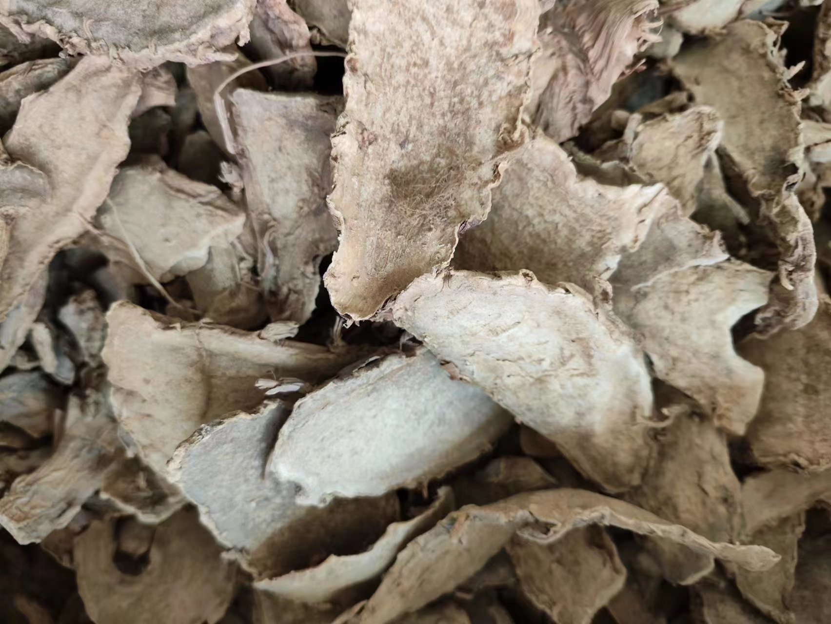 Pian Jiang Huang Slices (Curcuma wenyujin) — Dried Food Herb for Tea & Soup specifications