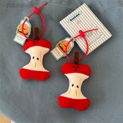 かわいい醜い萌えぬいぐるみのペンダントリンゴの鍵をかじった学生カップルプレゼント