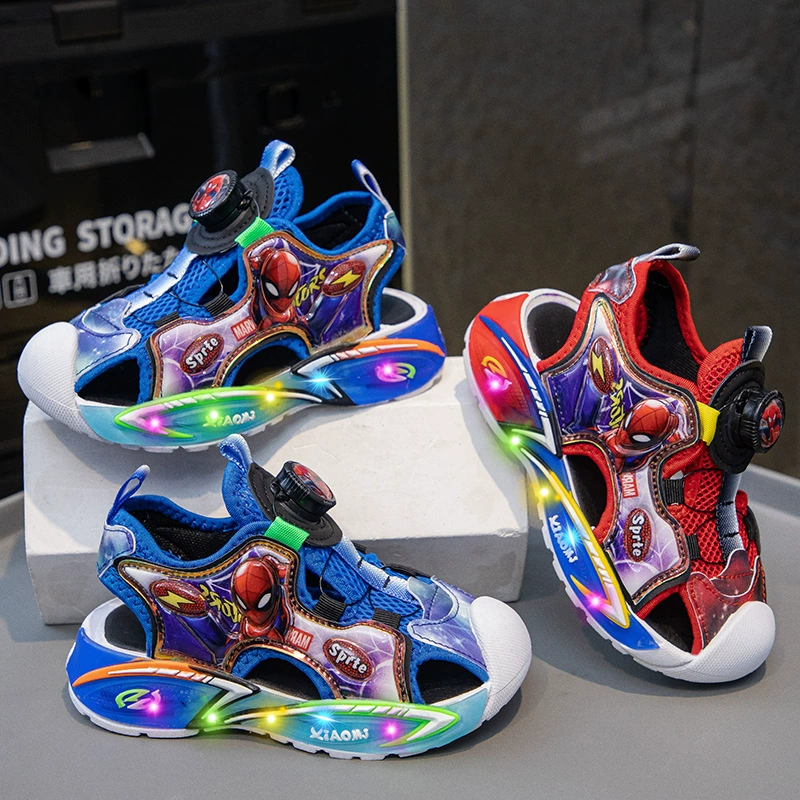 Свет для девочек Баотоу сандалии 2025 новый поворотный пряжка для девочек сандалии для девочек для девочек