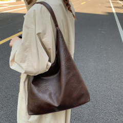 大容量复古腋下包包女2025新款超火小众手提单肩包上班通勤托特包