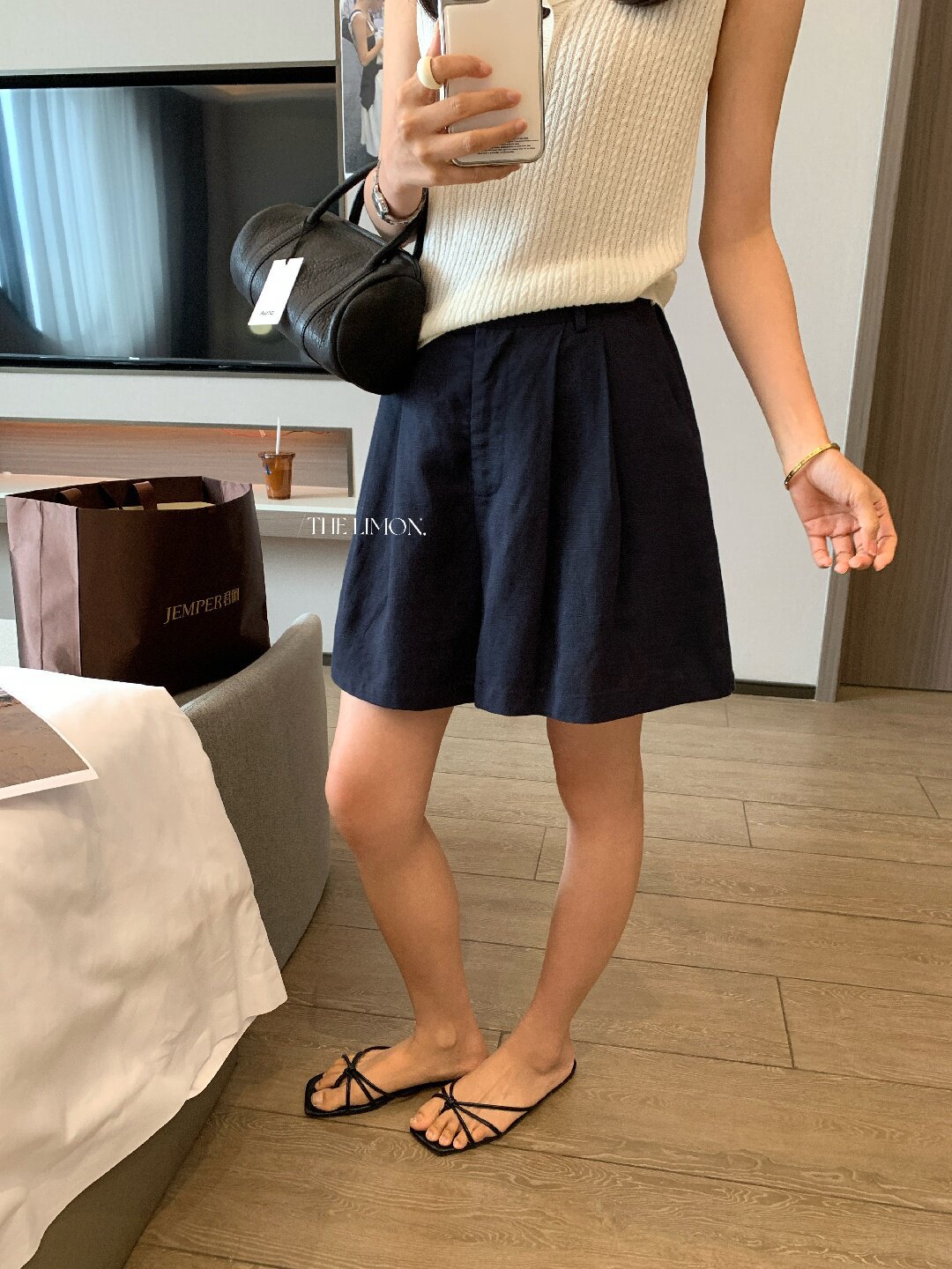 Quần short nữ cạp cao chất liệu tencel linen phối sợi, dáng suông rộng, tôn dáng, phong cách old money — màu sắc, Màu cà phê, màu trắng, Xanh da trờicolor chi tiết 19